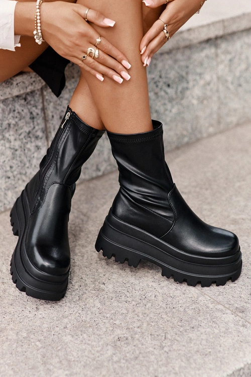 Botki Na Masywnej Platformie Czarne Florinara