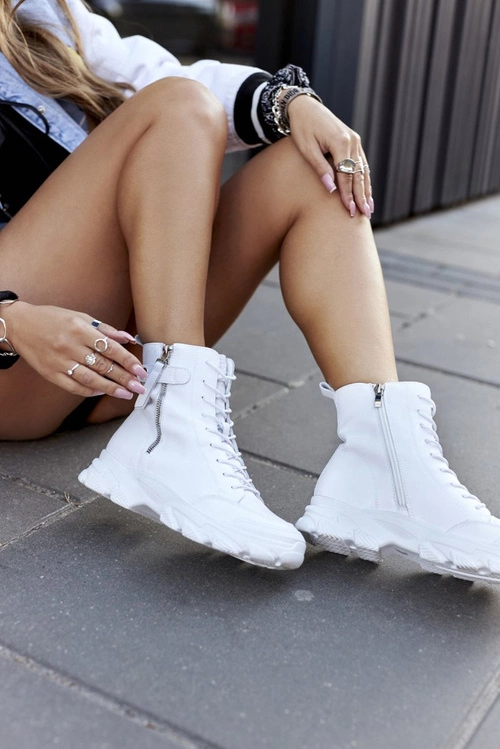 Damskie Skórzane Botki GOE II2N4032 Białe