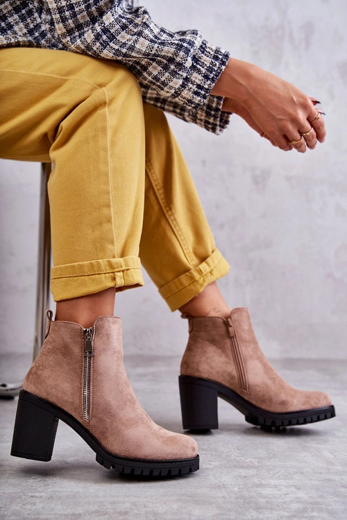 Zamszowe Botki Na Obcasie Z Suwakiem Beżowe Sevione