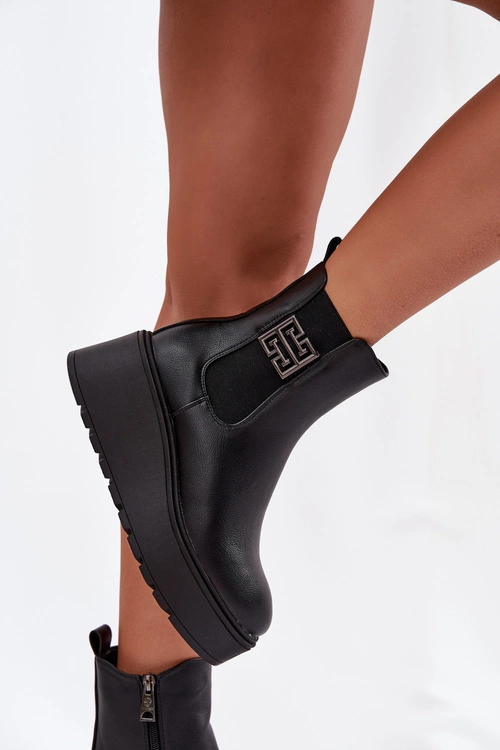 Ocieplane Botki Damskie Na Koturnie Z Ozdobnym Detalem Vinceza 58551 Czarne