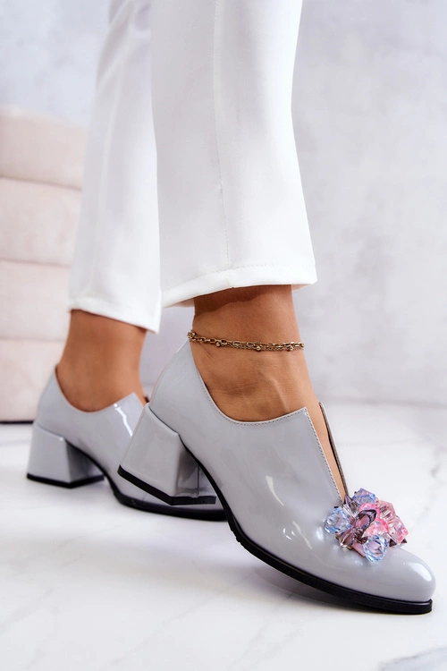 Lakierowane Skórzane Półbuty Gładkie Z Ozdobą Szare Delaver