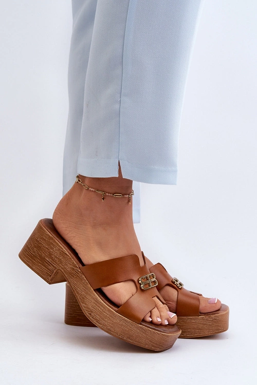 Zazoo 40412 Skórzane Eleganckie Klapki Damskie Ze Złotą Ozdobą Brązowe