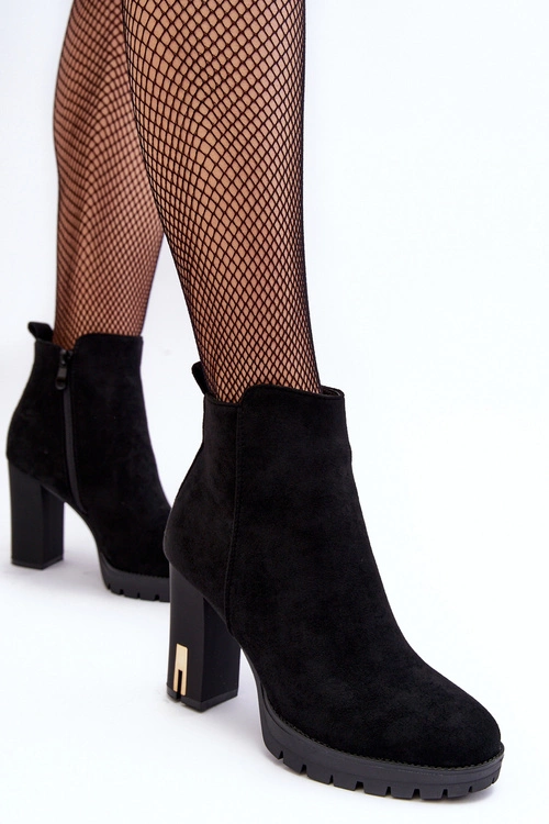 Zamszowe Klasyczne Botki Na Obcasie Czarne Amy