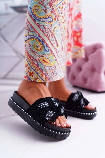 Damskie Klapki Profilowana Wkładka Z Kokardką Czarne Vrenya