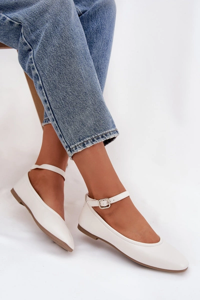 Baleriny Damskie Z Paskiem I Klamrą Białe Janelor