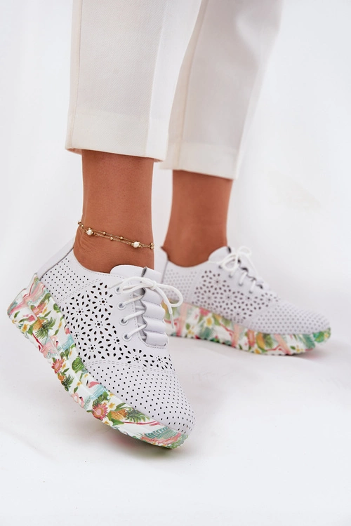 Skórzane Ażurowe Półbuty Damskie Na Koturnie Artiker 56C1532 Białe