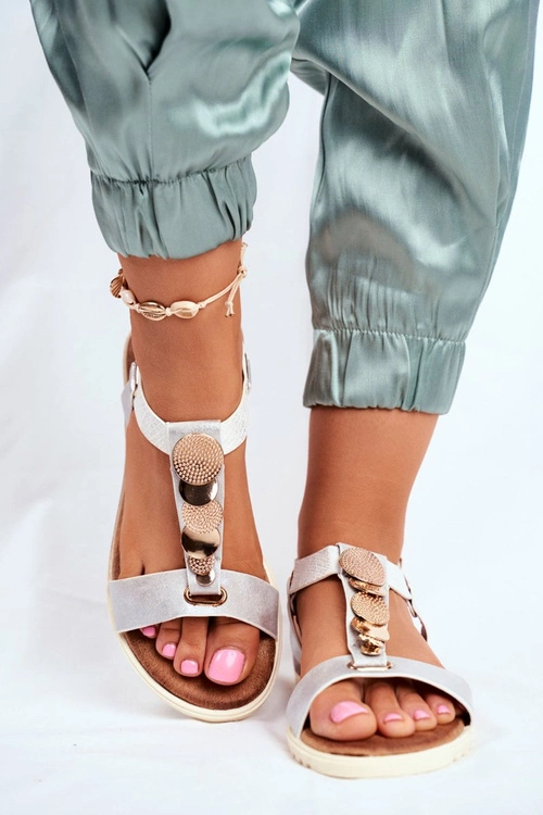 Płaskie Sandały Z Ozdobami Srebrne Milton