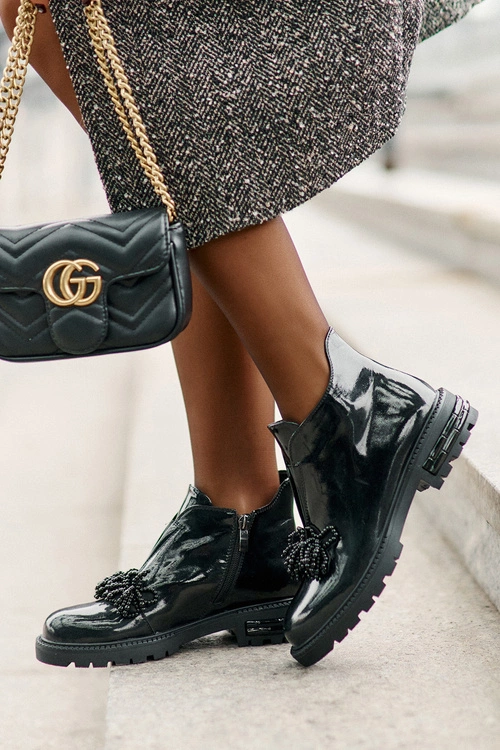 Skórzane Lakierowane Botki Z Ozdobą Ocieplane D&A LZ42-036 Czarne