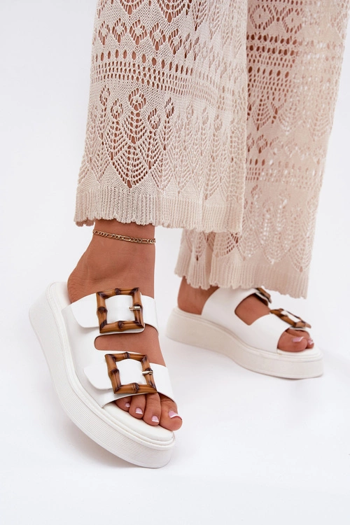 Eko Skórzane Klapki Damskie Na Platformie Z Klamrami Białe Xanivia