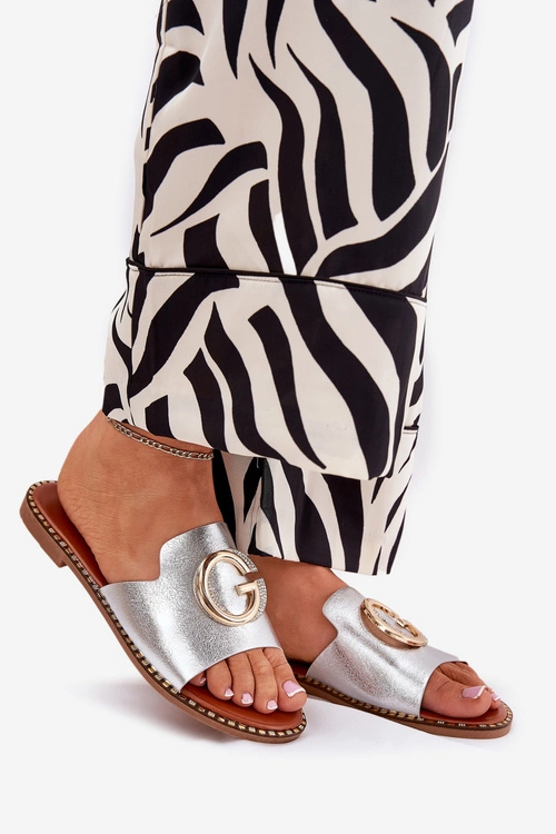 Eko Skórzane Płaskie Klapki Damskie Z Ozdobnym Detalem Srebrne Frelie