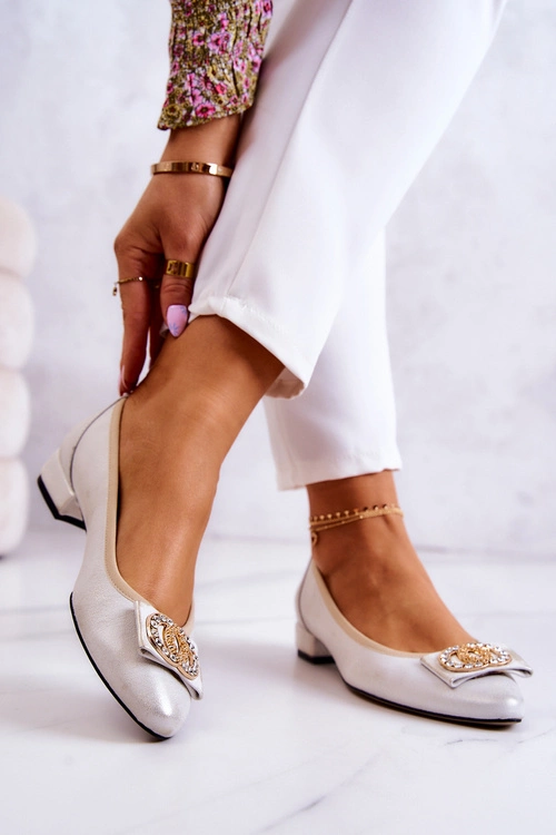 Skórzane Baleriny Z Ozdobą Biało-Złote Joliet