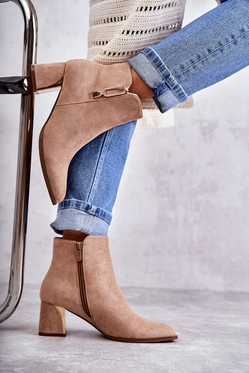 Zamszowe Botki Na Słupku Z Ozdobą Beżowe Erine