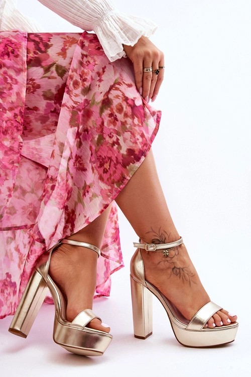 Skórzane Sandały Na Wysokim Słupku I Platformie Złote Sky Dream