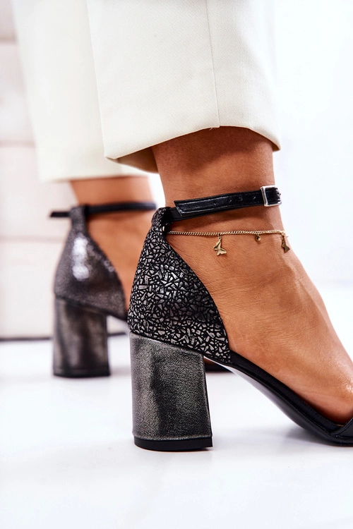 Skórzane Sandałki Na Słupku Czarne Lorene