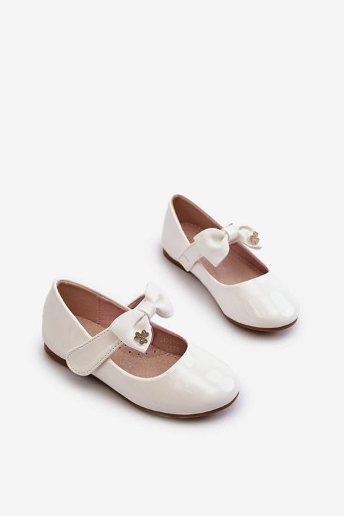 Balerinki Dziecięce Lakierowane Z Kokardą Na Rzep Białe Kocia