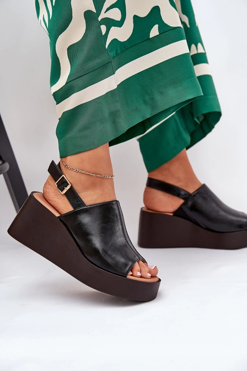 Sandały Damskie Z Eko Skóry Na Platformie I Koturnie Czarne Leaniria