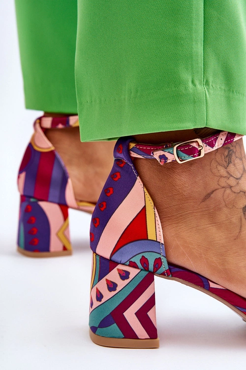 Satynowe Sandały Na Niskim Obcasie We Wzory Fioletowo-Różowe Quincy