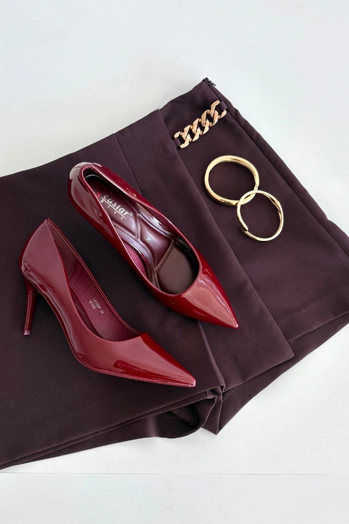 Lakierowane Eko Skórzane Szpilki Damskie Ze Szpiczastymi Noskami Bordowe Jadira