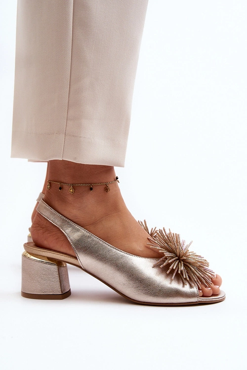 Skórzane Sandały Z Ozdobą Laura Messi 2719 Złote