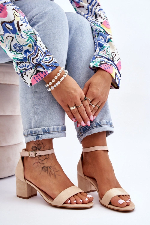 Zamszowe Sandały Na Niskim Obcasie Beżowe Quincy