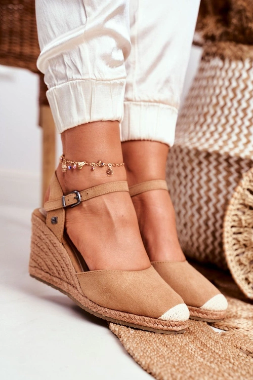 Sandały Damskie Na Plecionej Koturnie Big Star Jasnobrązowe DD274A169