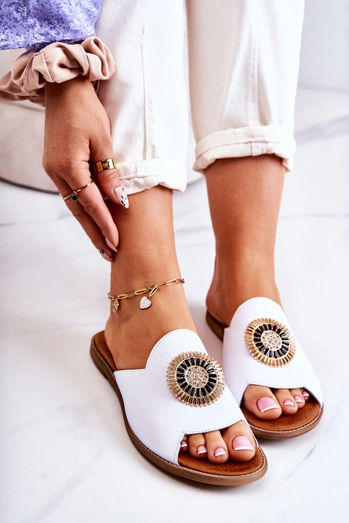 Skórzane Modne Klapki Lewski Shoes 3132/O Białe