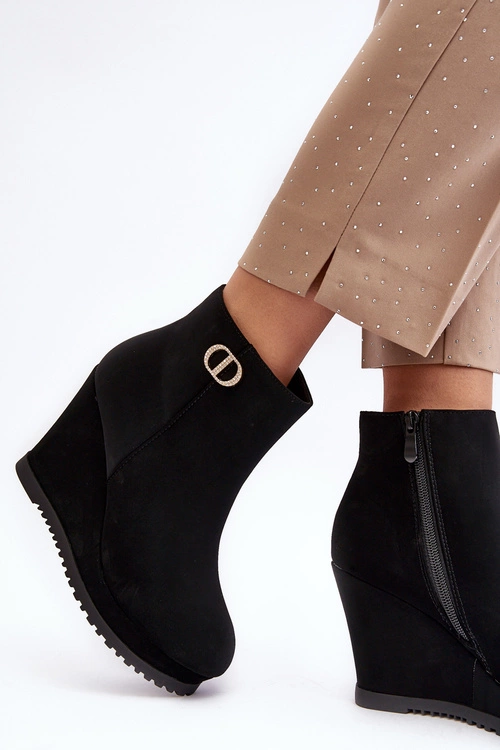 Damskie Botki Na Koturnie Z Małą Ozdobą Czarne Bertolina