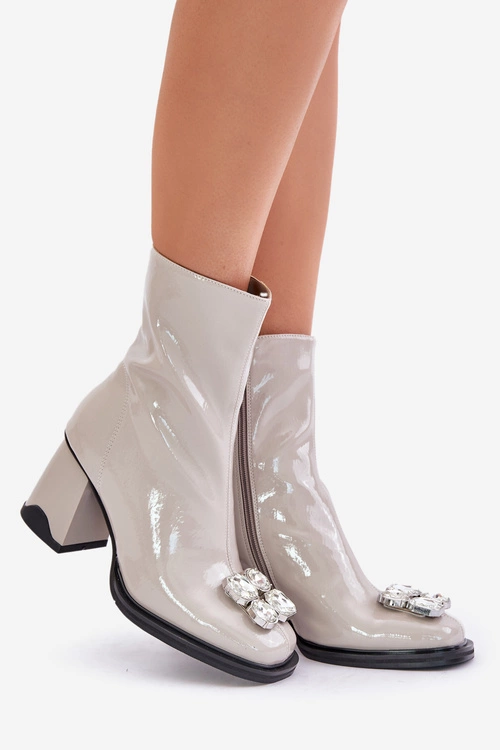 Lakierowane Botki Damskie Na Słupku Z Ozdobą D&A MR880-019 Jasnoszare