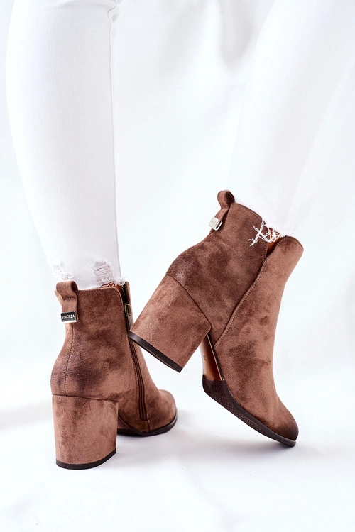 Botki Damskie Na Słupku Zamszowe Beżowe Carrick