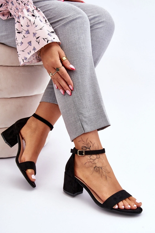 Zamszowe Sandały Na Niskim Obcasie Czarne Quincy