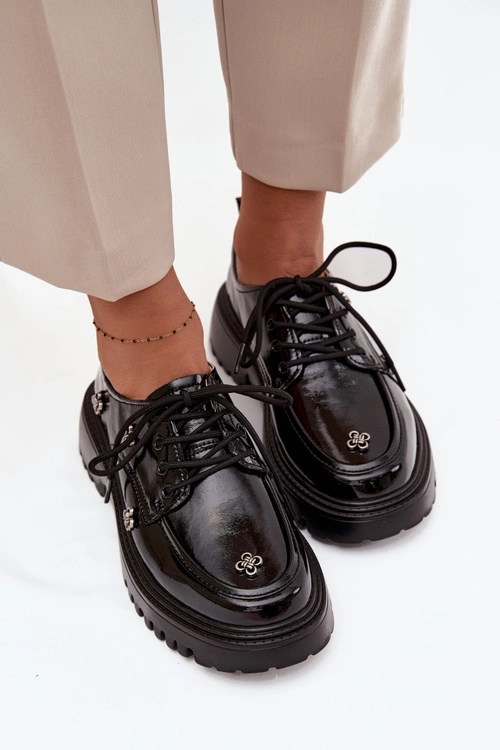 Lakierowane Skórzane Półbuty Damskie Z Przypinkami Artiker 57C0333 Czarne