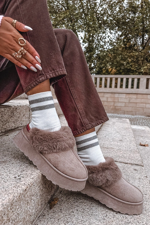 Śniegowce Damskie Na Platformie Z Futerkiem I Haftem Ciemnobeżowe Querina