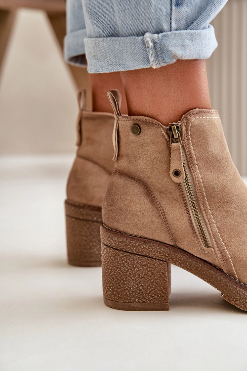 Ocieplane Botki Damskie Na Słupku Z Eko Zamszu Beżowe Velarilla