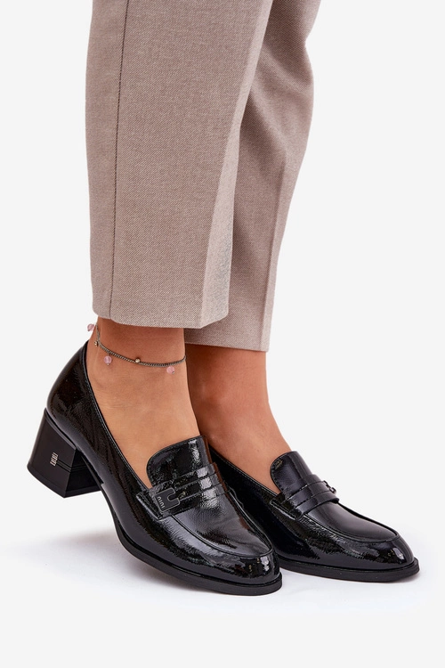 Lakierowane Skórzane Półbuty Damskie Na Obcasie Vinceza 18105 Czarne