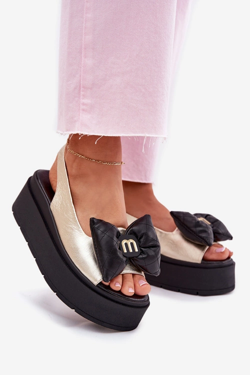 Skórzane Sandały Damskie Na Platformie Z Kokardą CheBello 4641 Złoto-Czarne