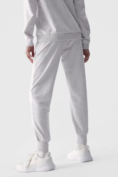 Damskie Spodnie Dresowe Joggery 4F 4FWMM00TTROF0945-27M Szare