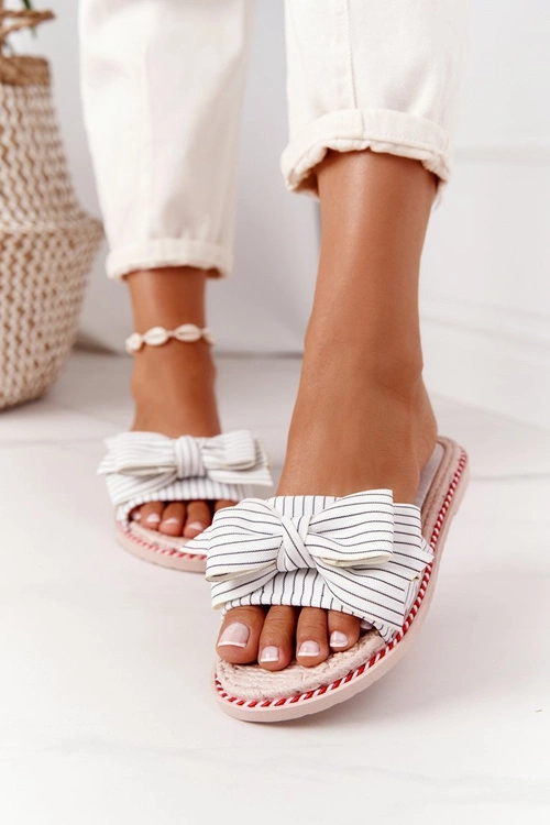 Gumowe Klapki Z Kokardą Białe Gabriell