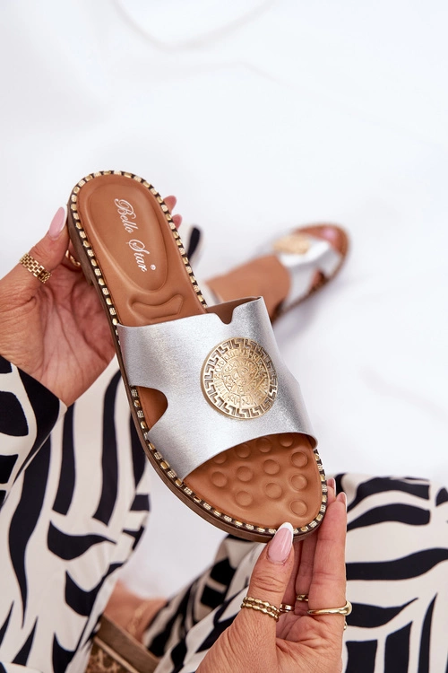 Płaskie Klapki Damskie Z Ozdobnym Detalem Srebrne Oferry