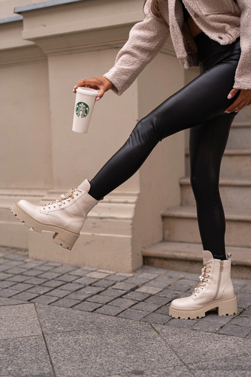 Skórzane Botki Workery Damskie Z Motylem Beżowe CheBello 4590