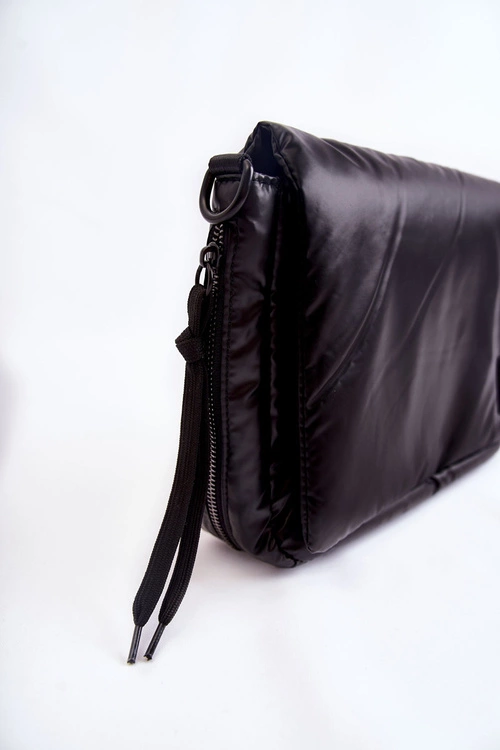 Damska Torebka Listonoszka Big Star KK574015 Czarna