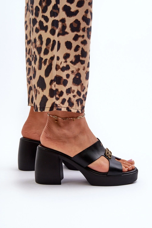 Zazoo 40419 Skórzane Klapki Damskie Z Wycięciami I Ozdobą Czarne