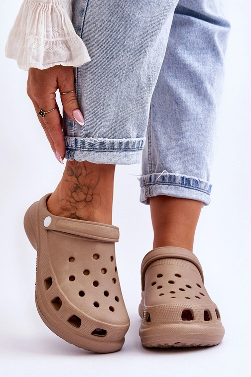 Piankowe Klapki Kroksy Na Masywnej Podeszwie Beżowe Katniss