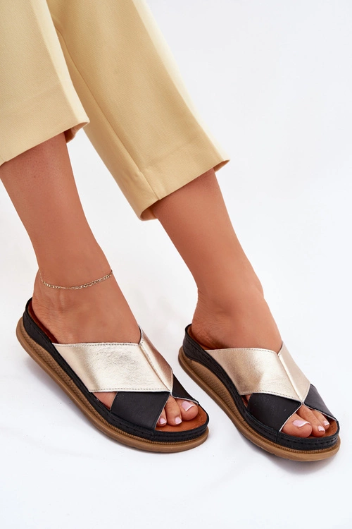 Skórzane Klapki Damskie Na Platformie Maciejka L4986-25 Złoto-Czarne