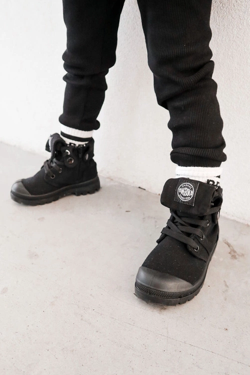 Wysokie Dziecięce Trampki Wiązane Czarne Tobby