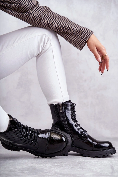 Lakierowane Botki Z Ćwiekami Czarne Palmira