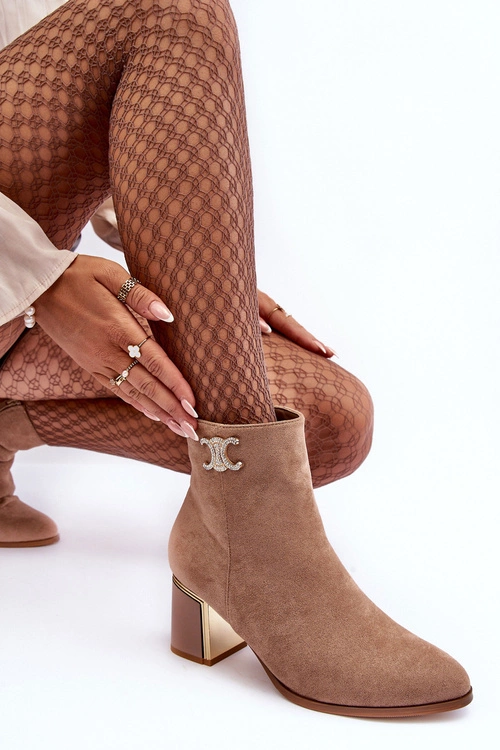 Zamszowe Botki Na Słupku Z Ozdobą Beżowe Dwinja