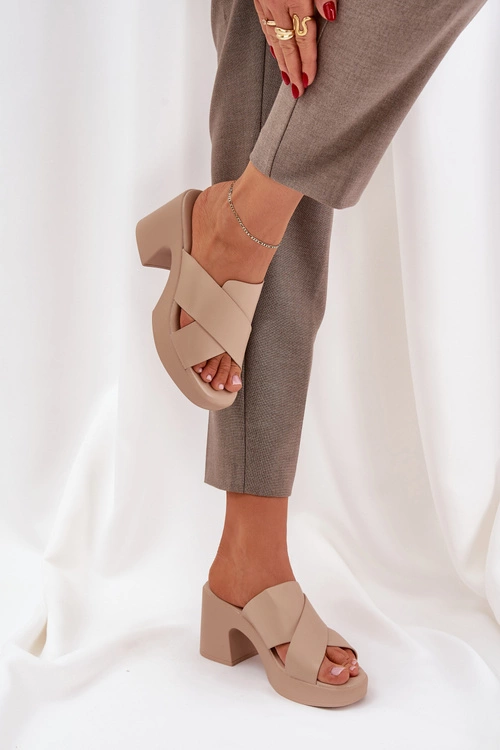 Lekkie Klapki Na Słupku Z Eko Skóry Jasnobeżowe Kacaria