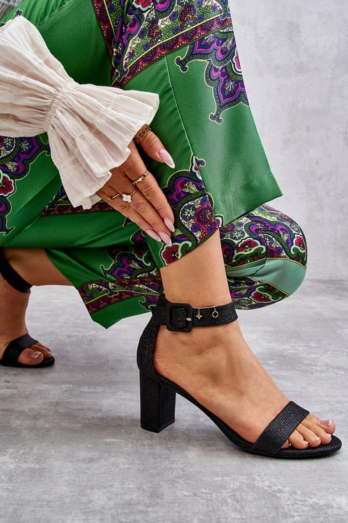 Błyszczące Sandałki Na Obcasie Czarne Maxim