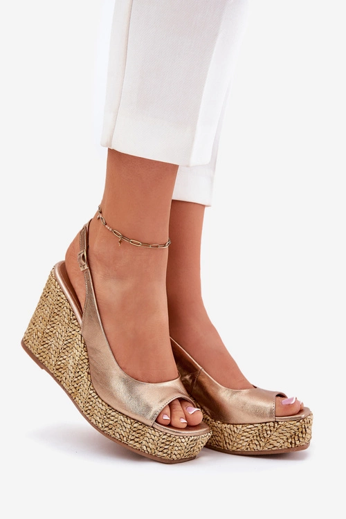 Skórzane Sandały Damskie Na Koturnie Z Plecionką Laura Messi 2789 Złote