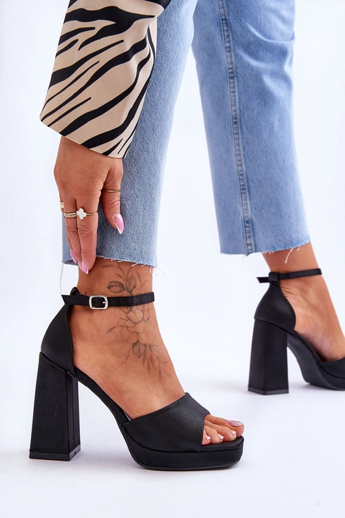 Satynowe Sandałki Na Masywnym Obcasie Czarne Eternity
